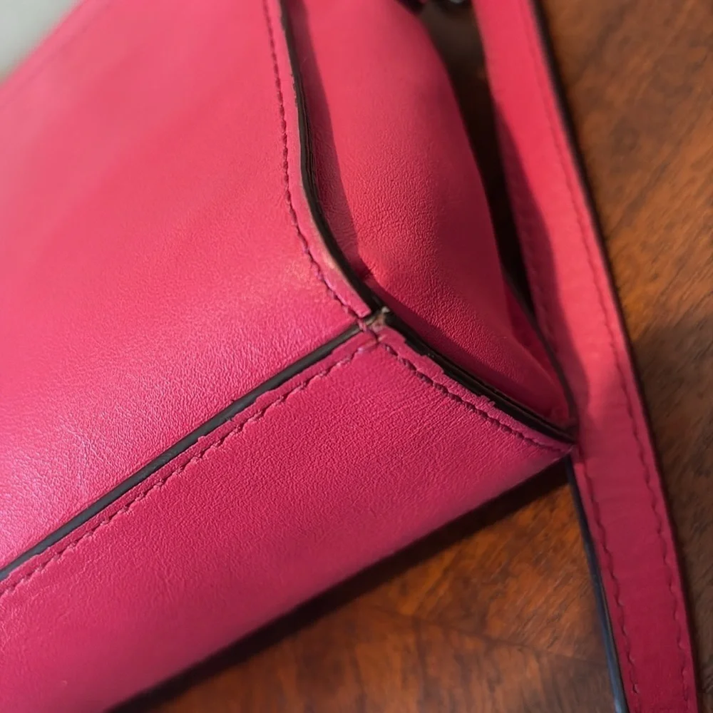 Kate Spade  bowfront Crossbody bag leather  bright pink  strap/Chain detail Exe
